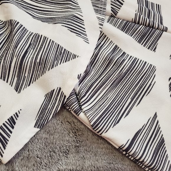 Retro Strapless Romper: White & Black Geometric, with Pockets! - Picture 6 of 6